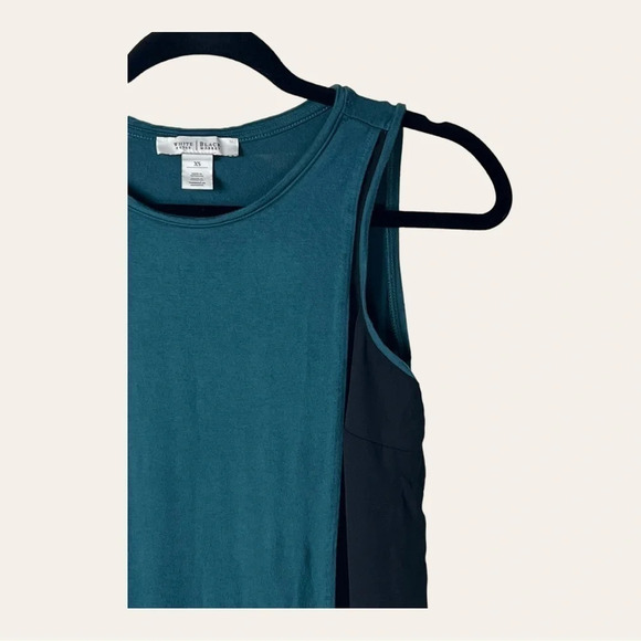 0886. WHITE HOUSE BLACK MARKET BLOUSE SLEEVELESS TEAL AND‎ BLACK IN COLOR - Picture 3 of 8